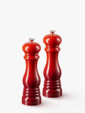 Le Creuset Classic Salt & Pepper Mills (Set of 2) Cerise ⭐️⭐️⭐️⭐️